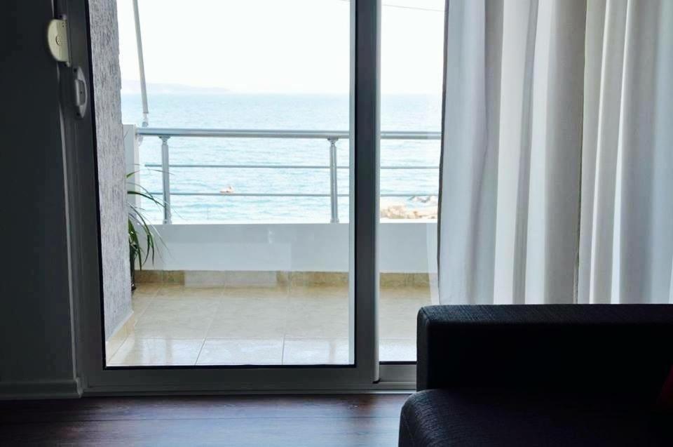 Hard Rock Apartments Sarandë Buitenkant foto